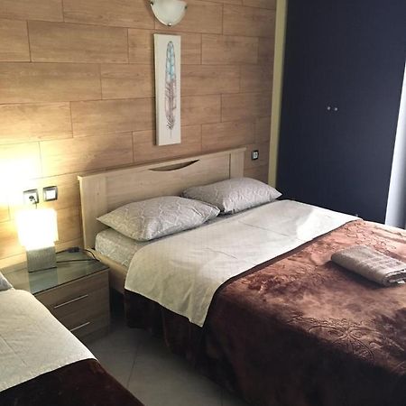G M 1 Rooms Kentro In The Heart Of The City Larissa Esterno foto