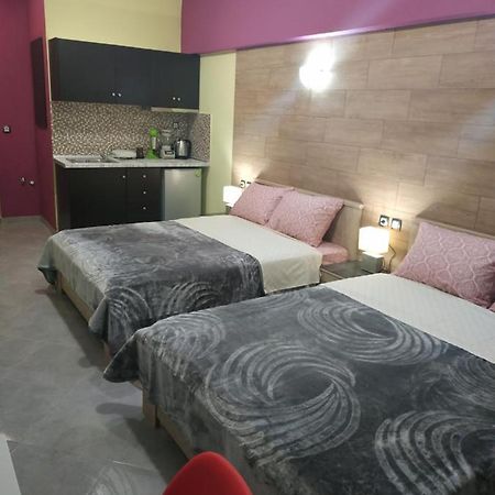G M 1 Rooms Kentro In The Heart Of The City Larissa Esterno foto