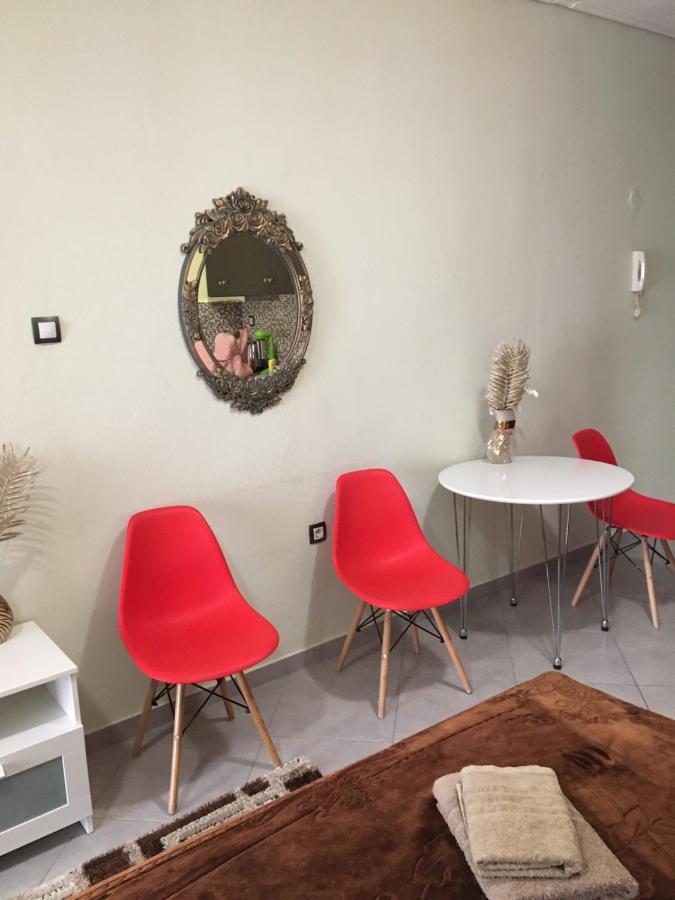 G M 1 Rooms Kentro In The Heart Of The City Larissa Esterno foto