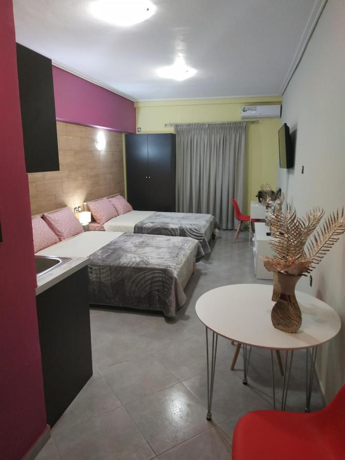 G M 1 Rooms Kentro In The Heart Of The City Larissa Esterno foto