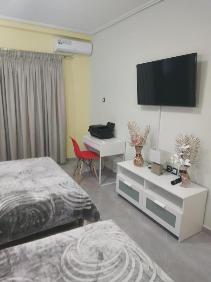 G M 1 Rooms Kentro In The Heart Of The City Larissa Esterno foto